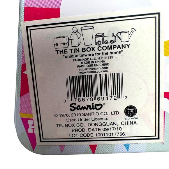 Sanrio Hello Kitty x Tin Box Company Pink Mini Tin Purse 4" Storage Case 2010 - Picture 4 of 6